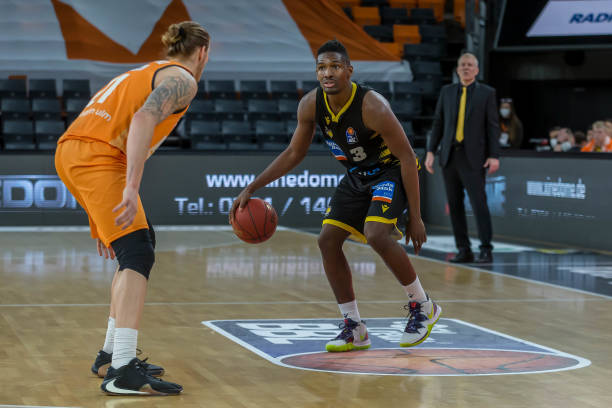 塞卡战术的 塞卡战术的