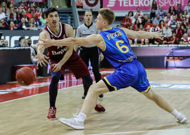 东体：U22国足没表现出能力与教练有关，两套体系塞进一套阵容